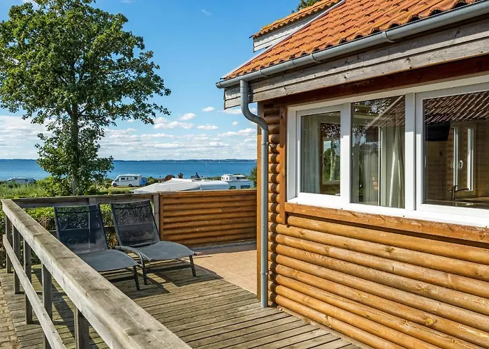 Prázdninový dům Stunning In Tranekær